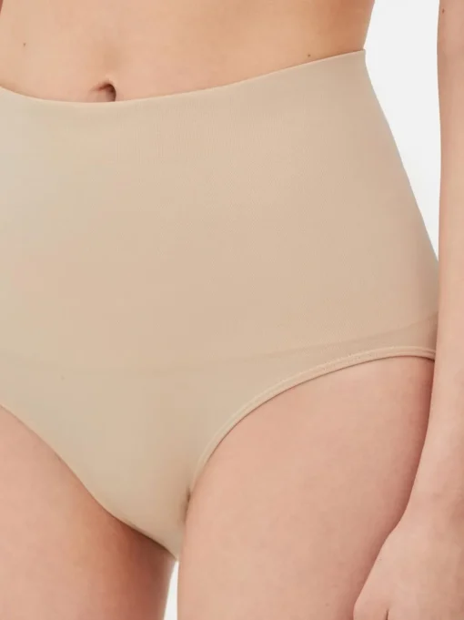 Bezszwowe figi modelujące z wysokim stanem