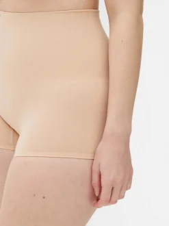 Bezszwowe szorty modelujące