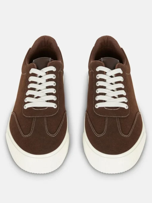 Buty sportowe z niską cholewką na grubej podeszwie