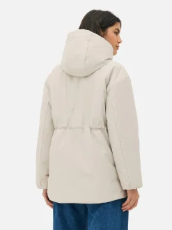 Długa kurtka przeciwdeszczowa