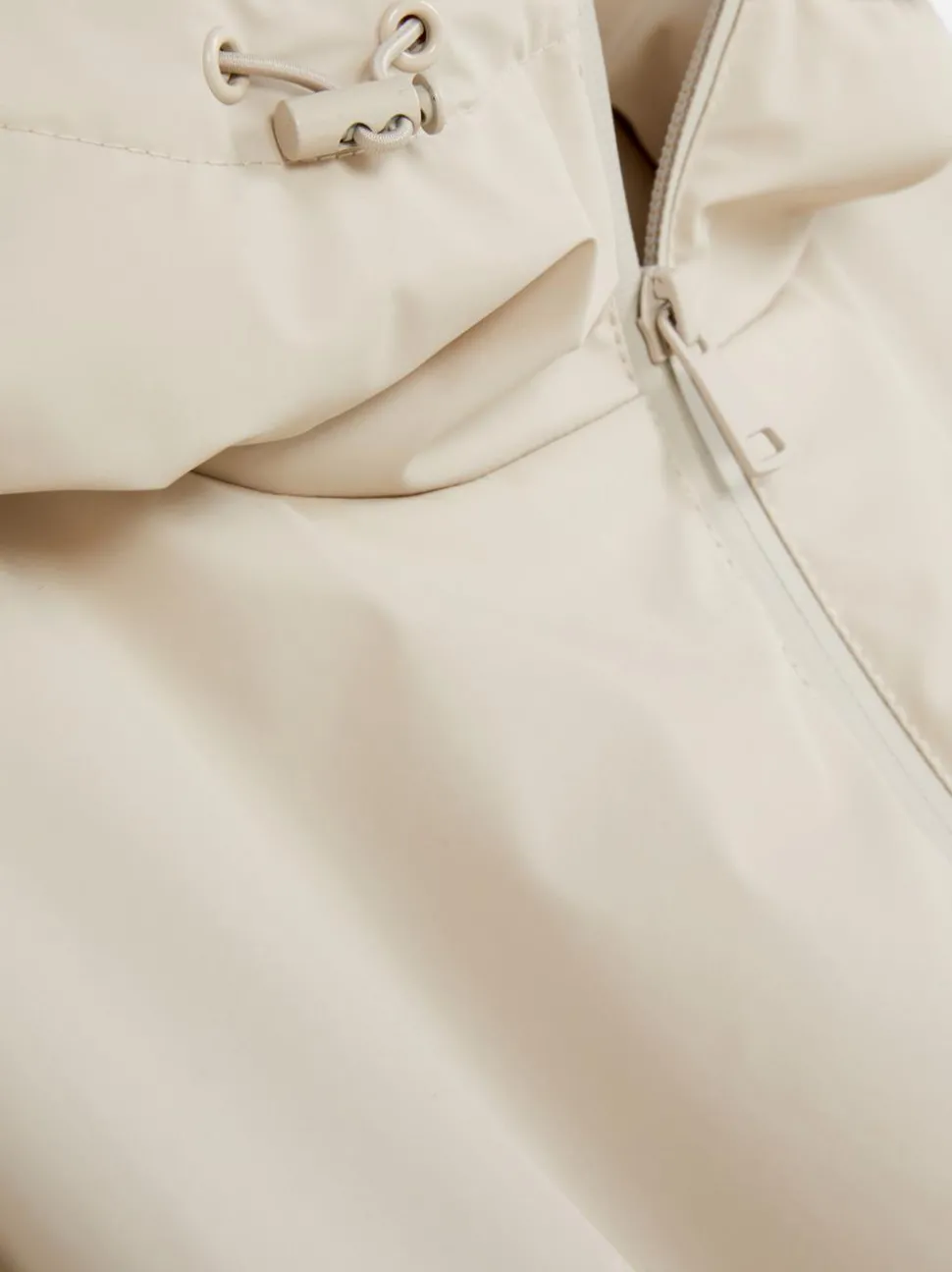 Długa kurtka przeciwdeszczowa