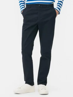 Elastyczne chinosy o kroju slim fit