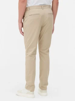 Elastyczne chinosy o kroju slim