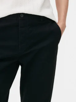 Elastyczne chinosy o kroju slim fit