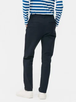 Elastyczne chinosy o kroju slim fit