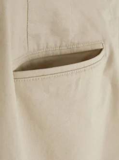 Elastyczne chinosy o kroju slim