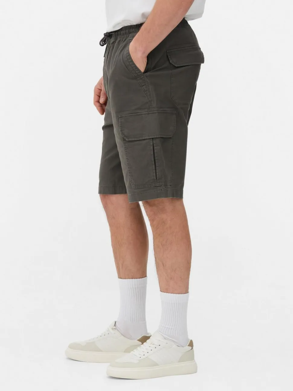 Funkcjonalne krótkie bojówki