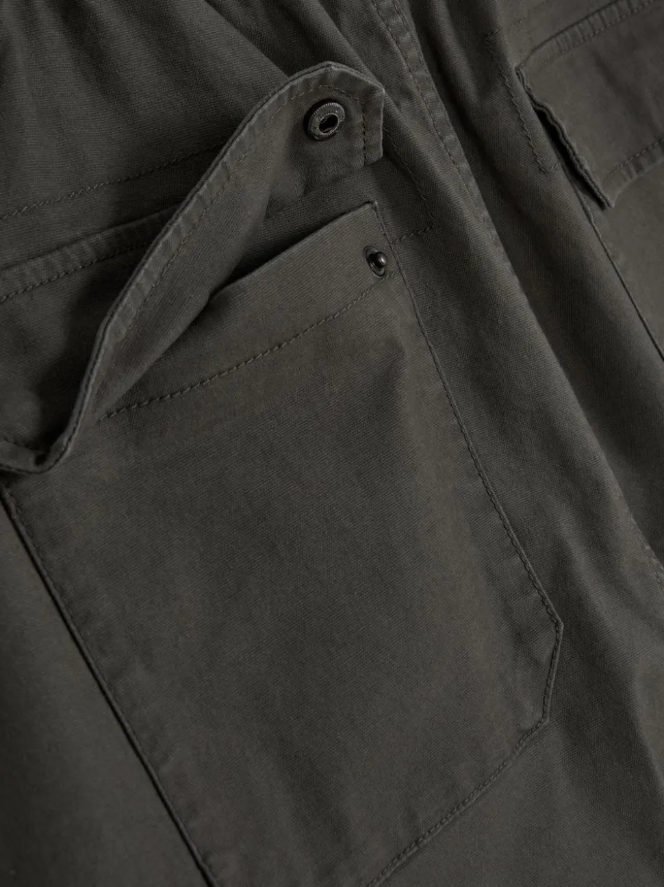 Funkcjonalne krótkie bojówki