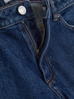 Jeansy z prostą nogawką o kroju slim I standard