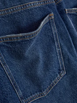 Jeansy z prostą nogawką o kroju slim I standard