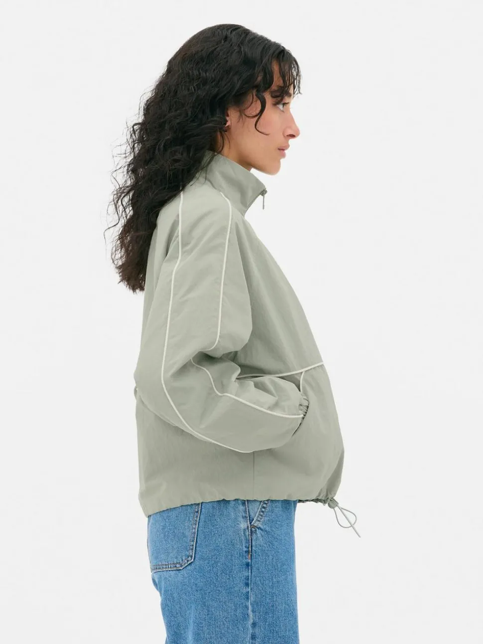 Kurtka przeciwdeszczowa z ozdobną lamówką