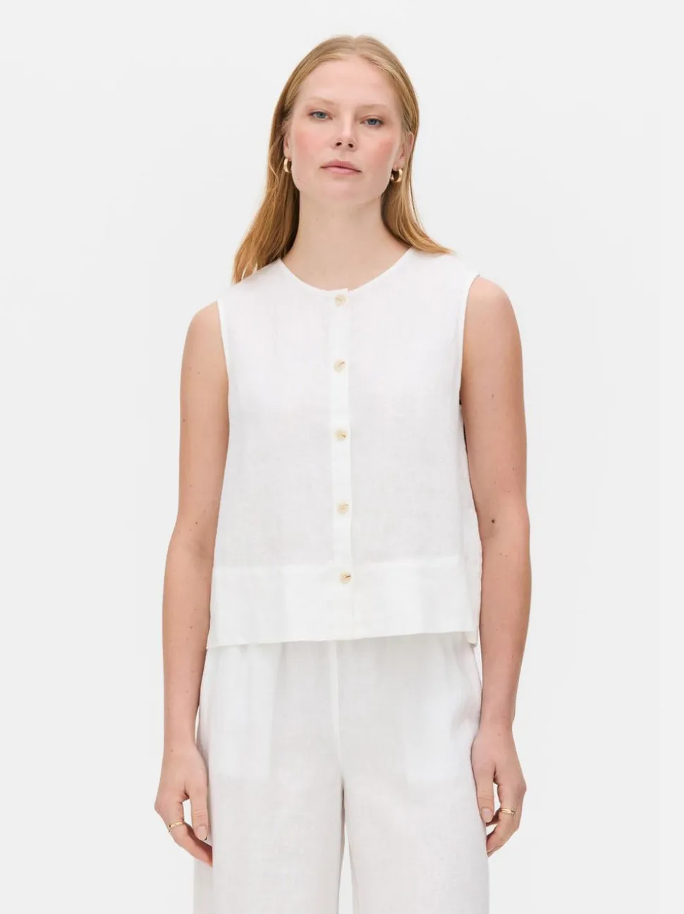 Lniana bluzka bez rękawów The Edit