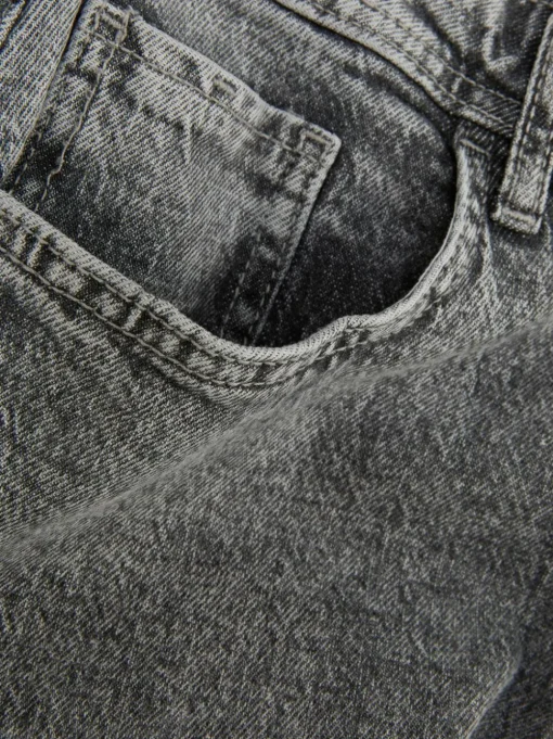 Luźne jeansy