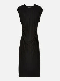 Marszczona sukienka midi z prążkowanej dzianiny