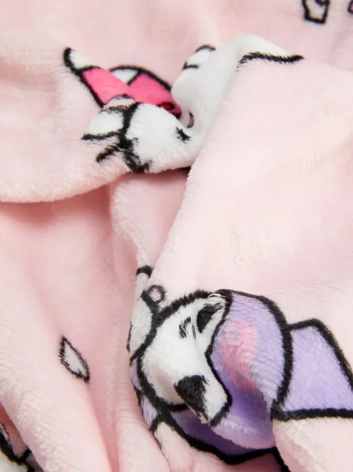 Narzuta z motywem Hello Kitty i przyjaciół
