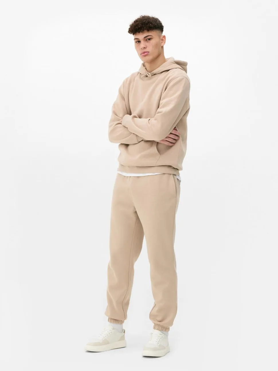 Niezbędne spodnie dresowe ze ściągaczami na dole