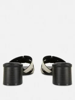 Pantofle bez pięty na słupku z plecionym paskiem