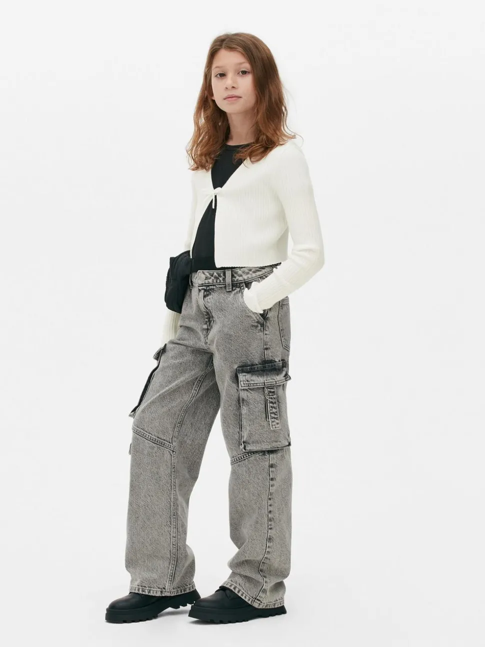 Prążkowany kardigan z wiązaniem z przodu