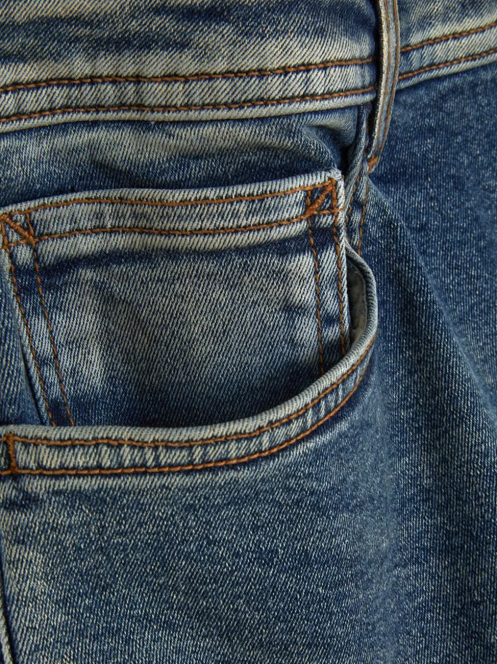 Rozciągliwe jeansy z wąskimi nogawkami