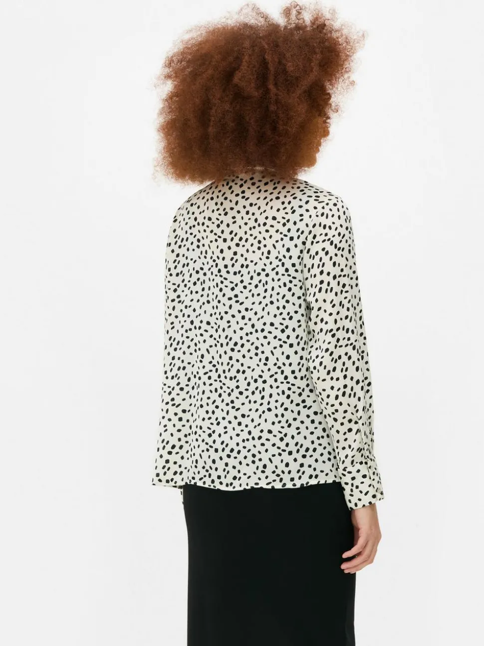 Satynowa koszula z długim rękawem