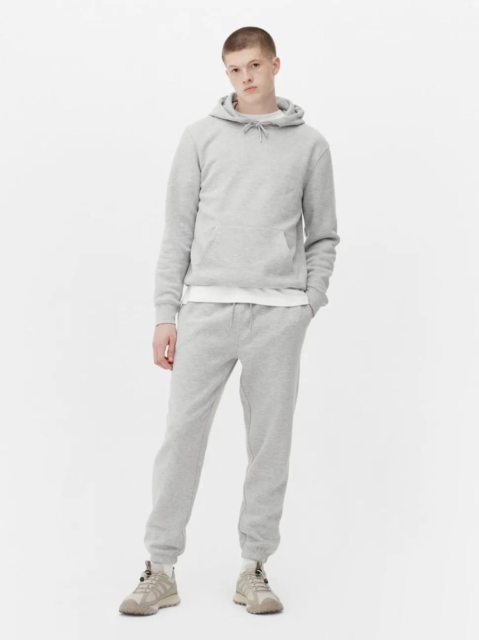 Spodnie dresowe ze ściąganymi nogawkami