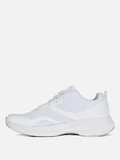 Sznurowane buty sportowe
