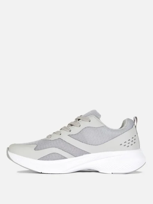 Sznurowane buty sportowe