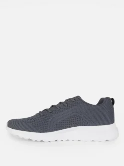 Sznurowane buty sportowe