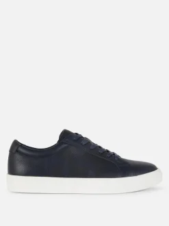 Sznurowane buty sportowe z niską cholewką
