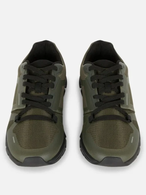 Sznurowane buty sportowe na siłownię