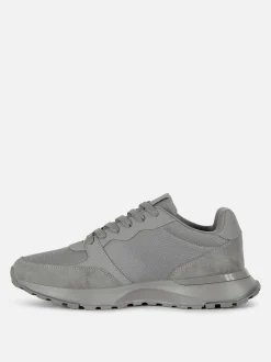 Sznurowane buty sportowe z niską cholewką