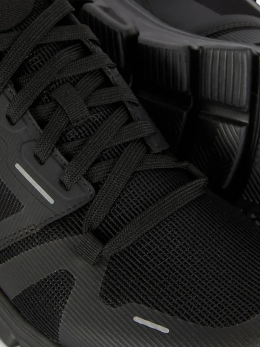 Sznurowane buty sportowe na siłownię