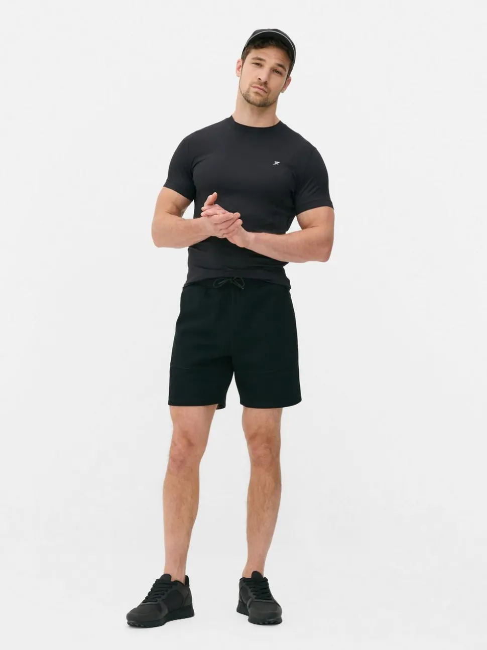 Szorty sportowe ze sznurkiem ściągającym