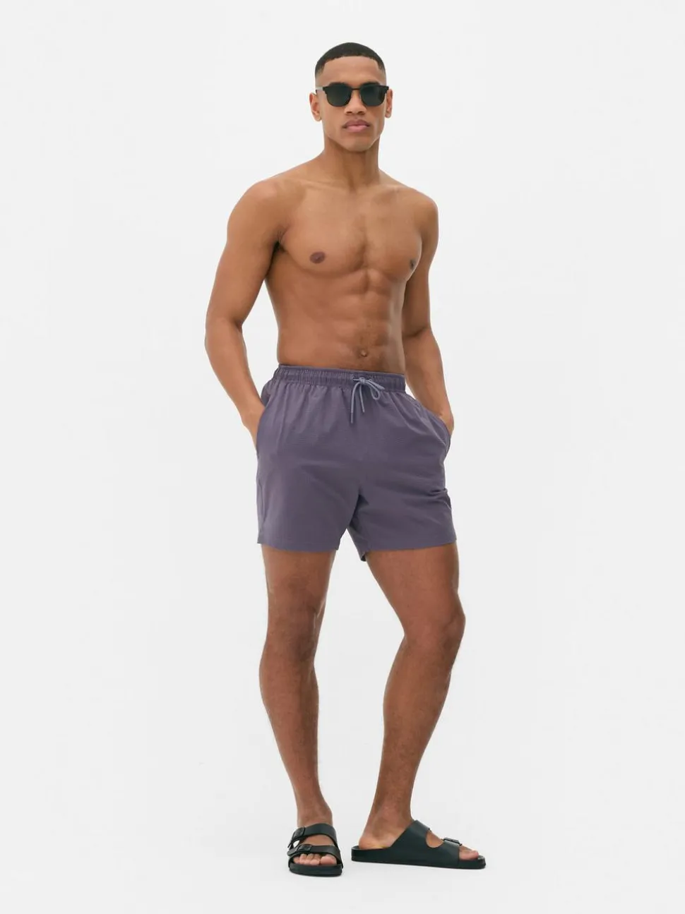 Teksturowane szorty kąpielowe ściągane sznurkiem