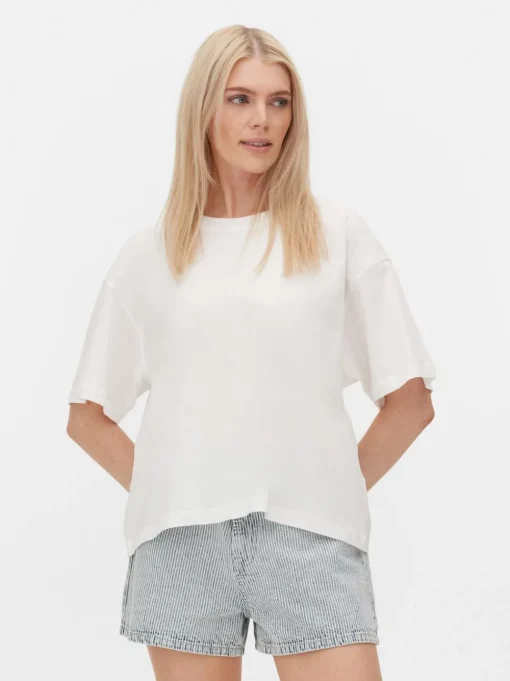 T-shirt o kwadratowym kroju