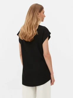 T-shirt o wydłużonym kroju Essential