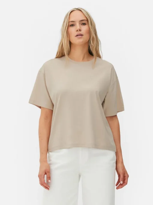 T-shirt oversize o kwadratowym kroju