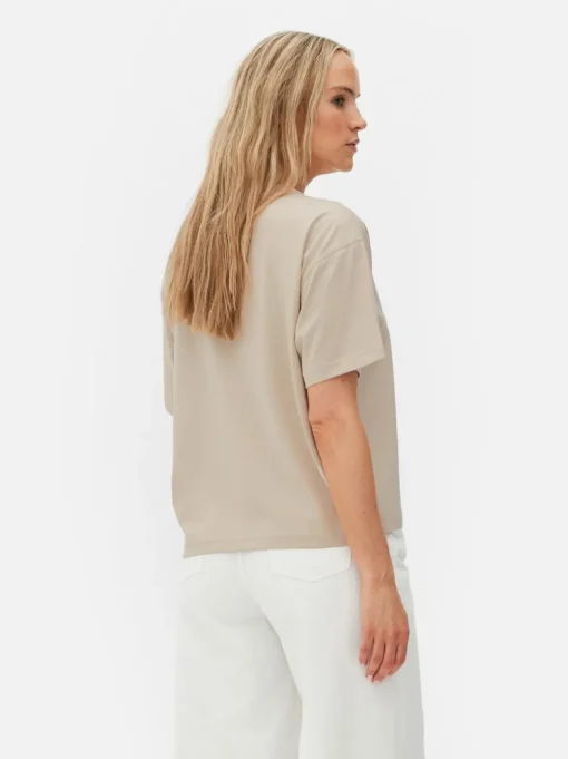 T-shirt oversize o kwadratowym kroju
