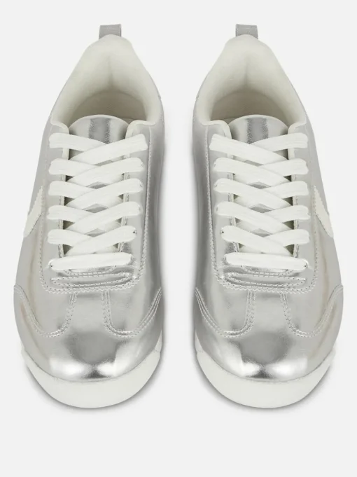 Wąskie buty sportowe retro