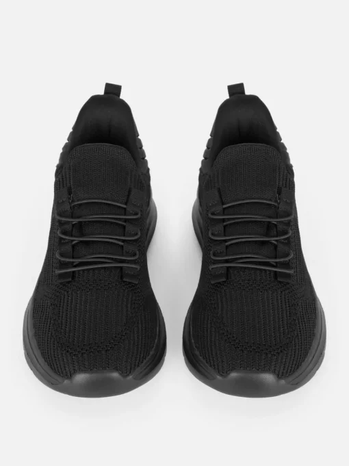Wsuwane buty sportowe z siateczki
