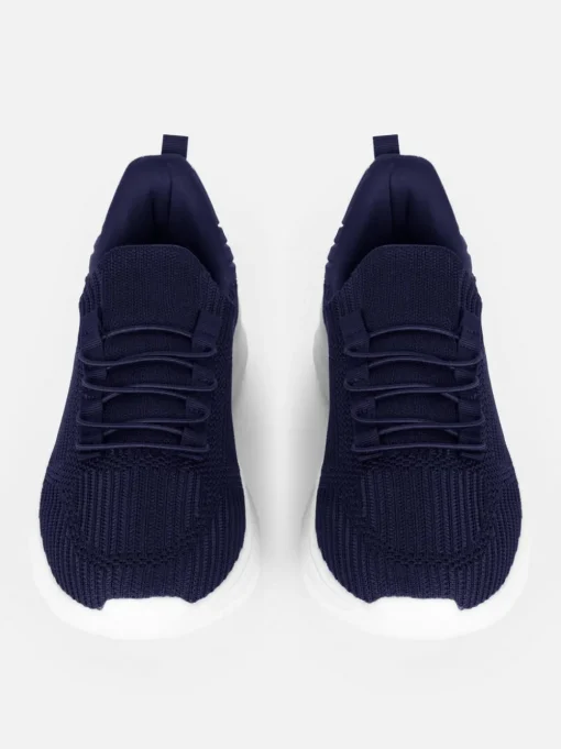 Wsuwane buty sportowe z siateczki