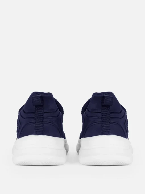 Wsuwane buty sportowe z siateczki