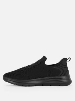 Wsuwane buty sportowe z siateczki