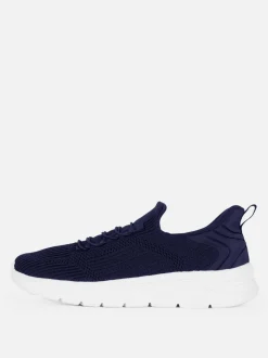 Wsuwane buty sportowe z siateczki