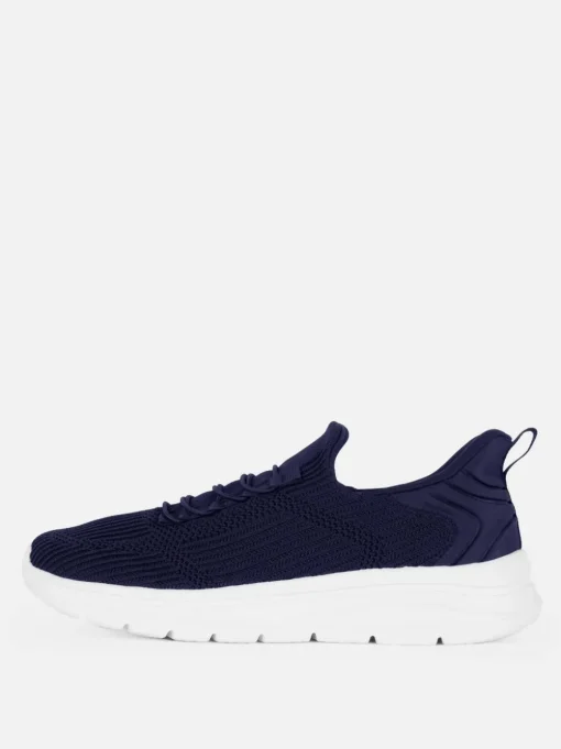 Wsuwane buty sportowe z siateczki
