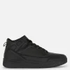 Wysokie buty sportowe w koszykarskim stylu