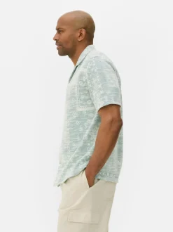 Zapinana na guziki koszula z wzorem bandany