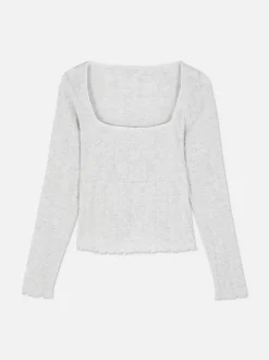 Ażurowa góra od piżamy z muszelkowym wykończeniem