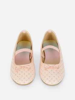 Balerinki z laserowo wycinanymi gwiazdkami