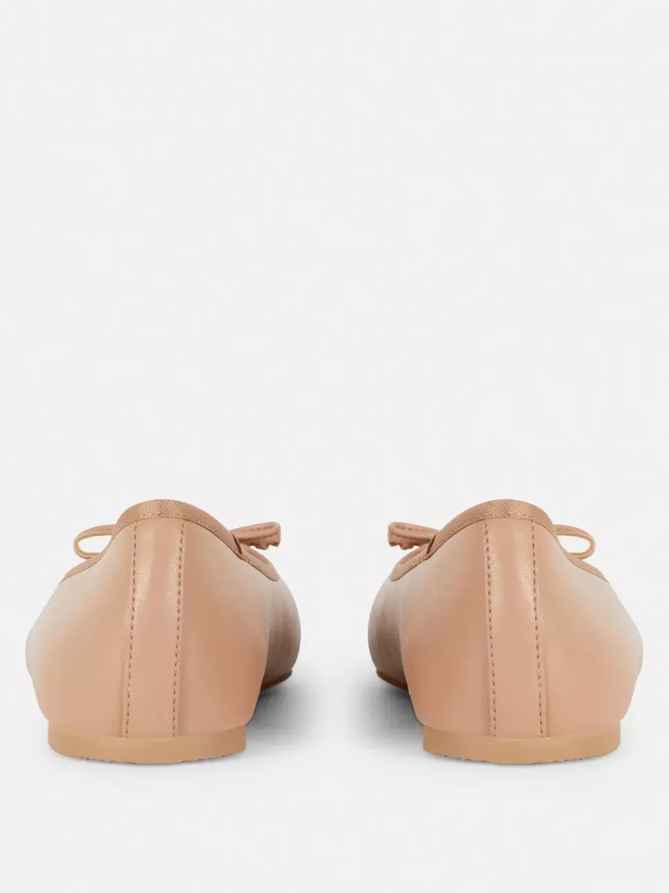 Baleriny na płaskiej podeszwie z kokardką